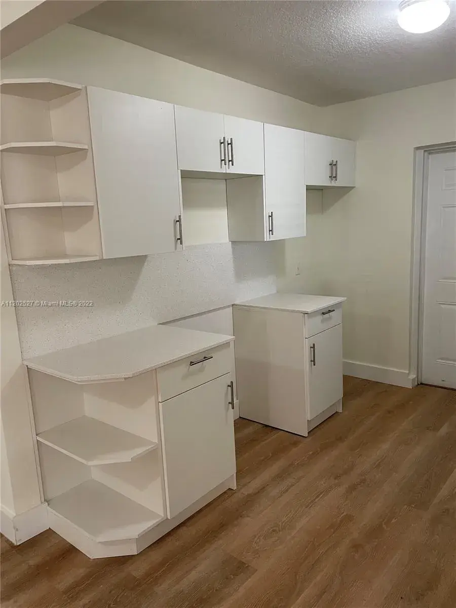 3 bedroom 1 bath Residential Lease for rent at 2000 Monroe St # 14, Hollywood FL 33020