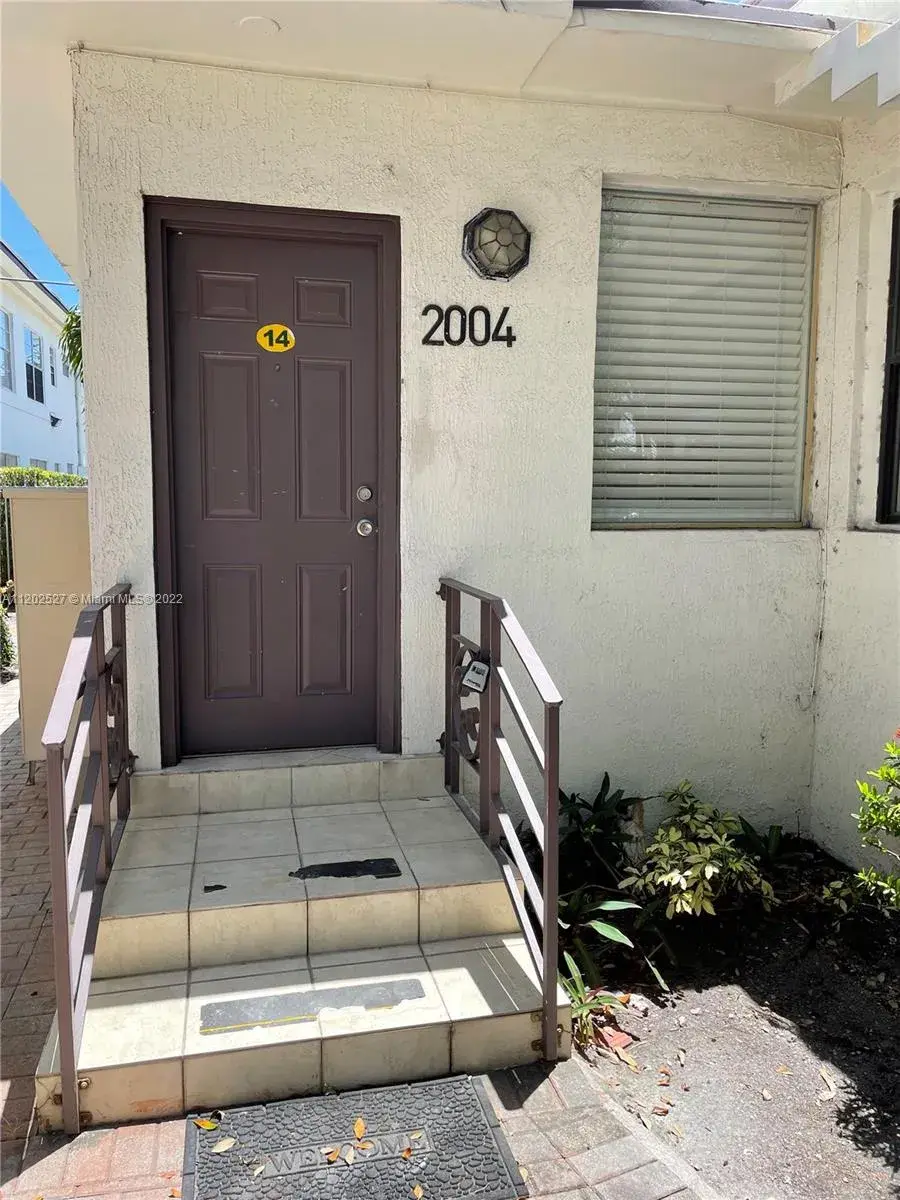 2000 Monroe St # 14, Hollywood FL 33020