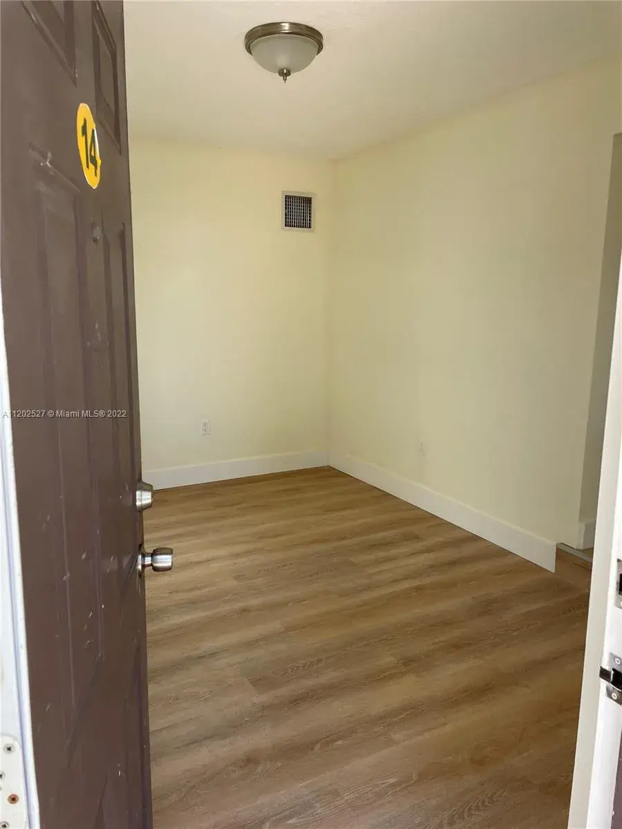 2000 Monroe St # 14, Hollywood FL 33020