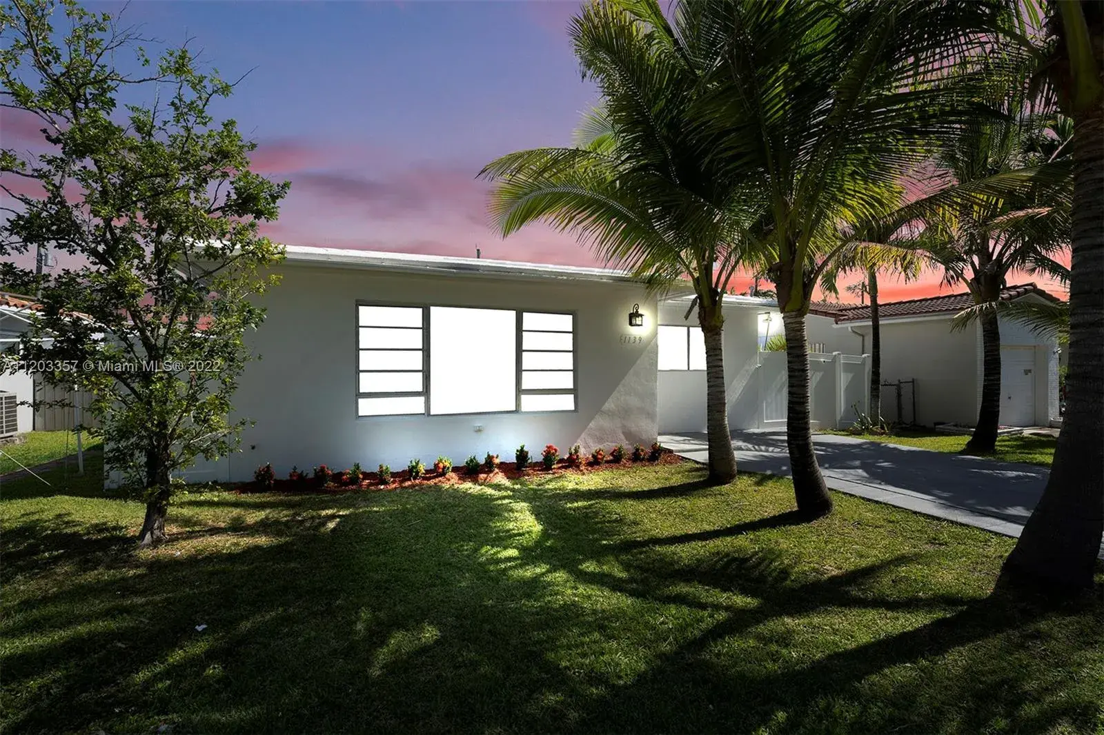 1139 Lincoln St, Hollywood FL 33019