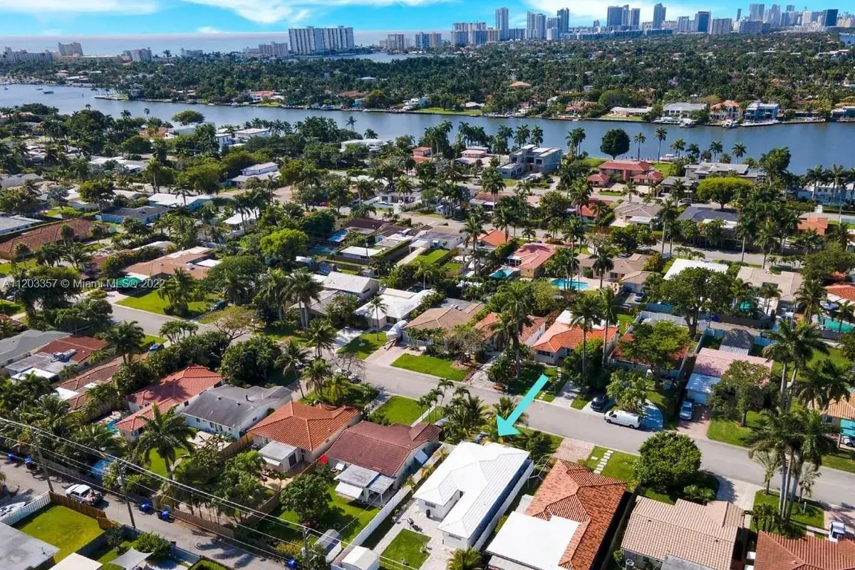 1139 Lincoln St, Hollywood FL 33019