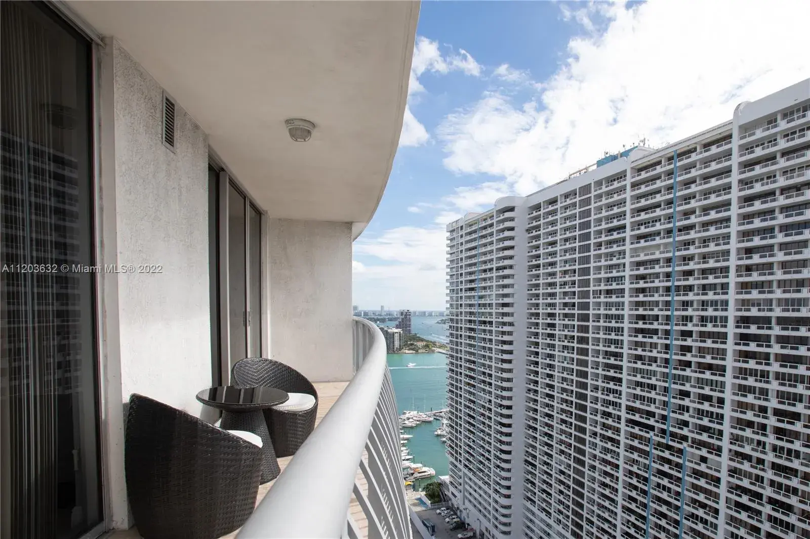 1 bedroom 1 bath Residential for sale at 1750 N Bayshore Dr # 2910, Miami FL 33132
