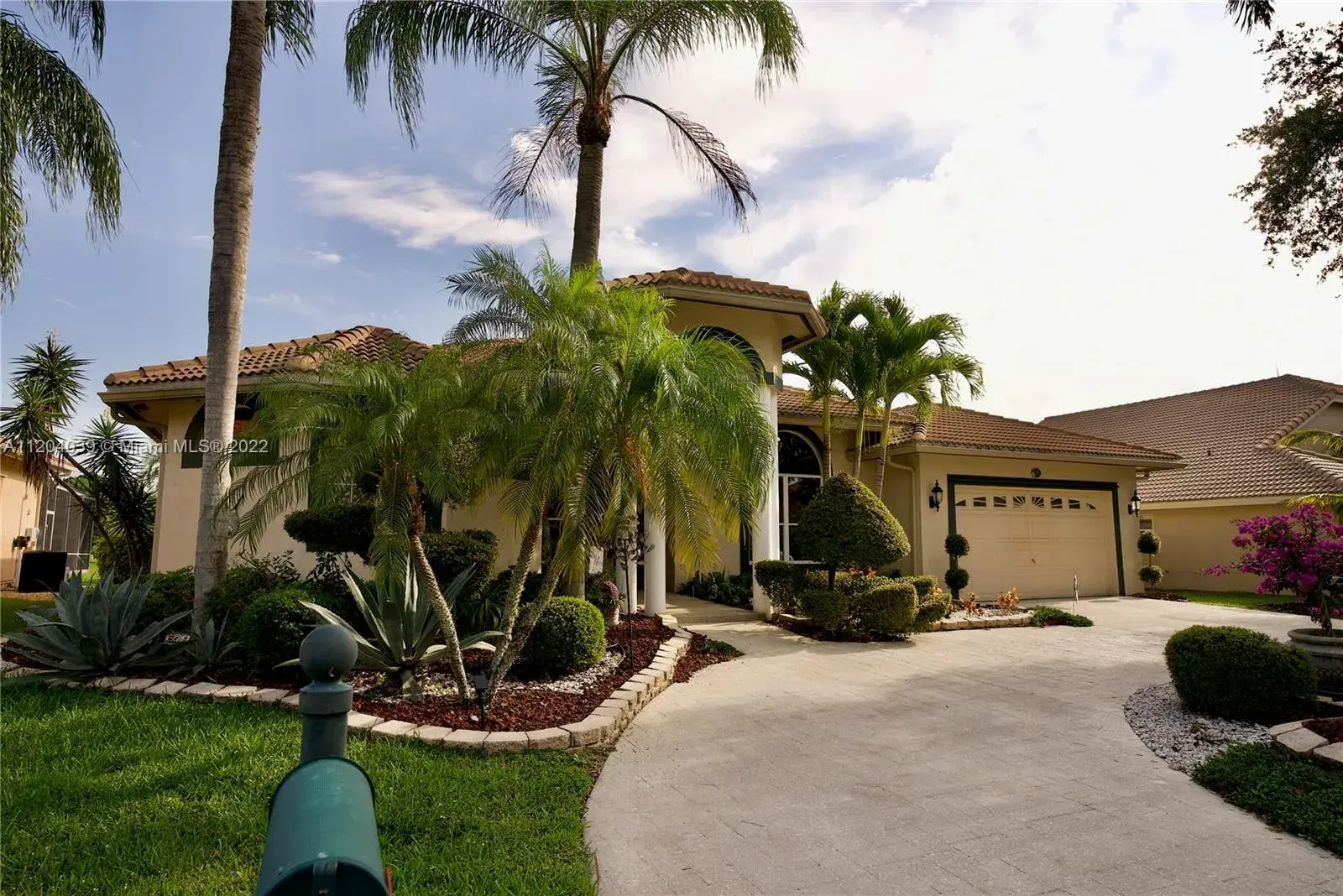 8489 NW 43rd Ct, Coral Springs FL 33065