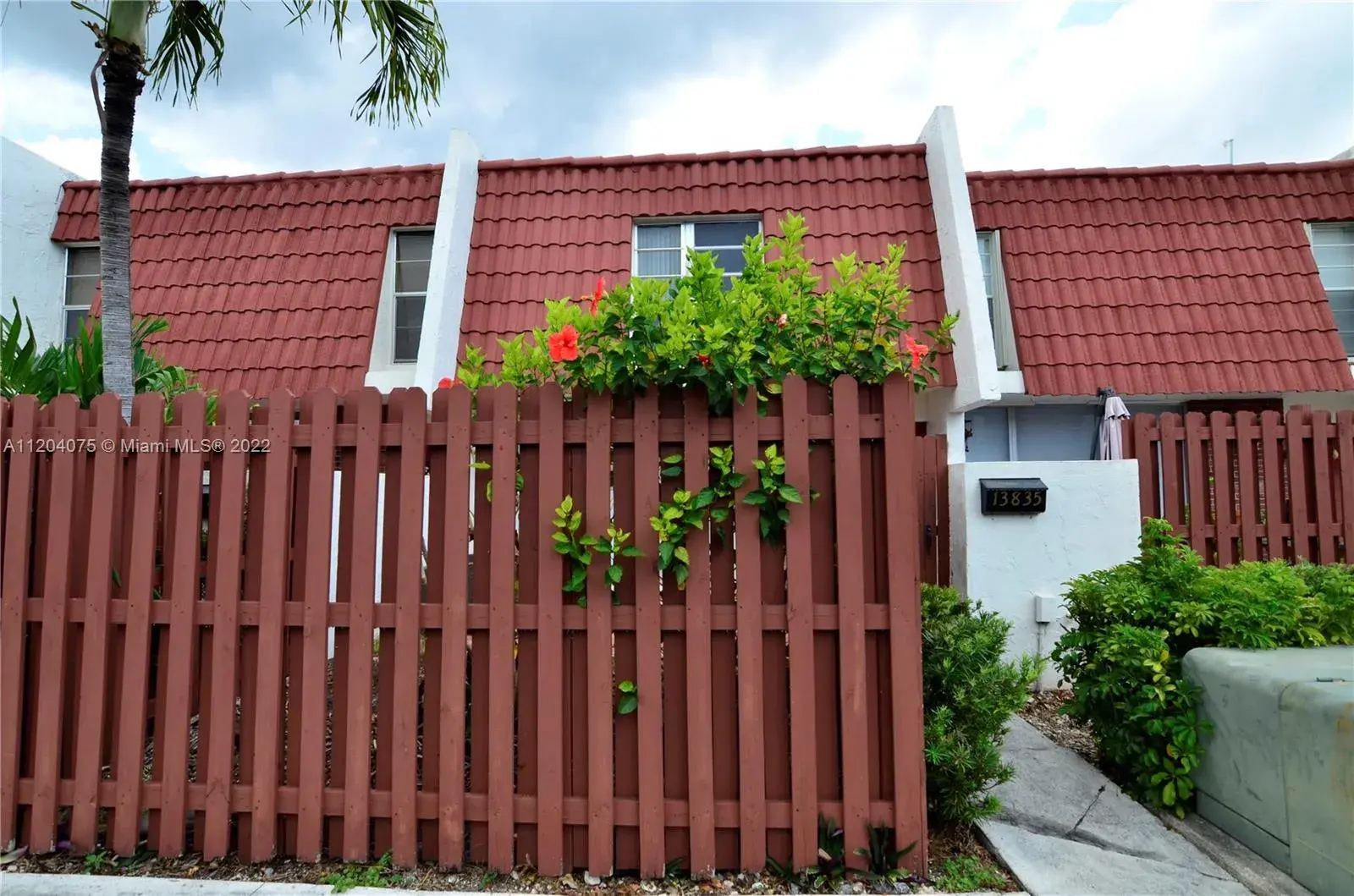 3 bedroom 2 bath Residential for sale at 13835 SW 84th St # 503, Miami FL 33183