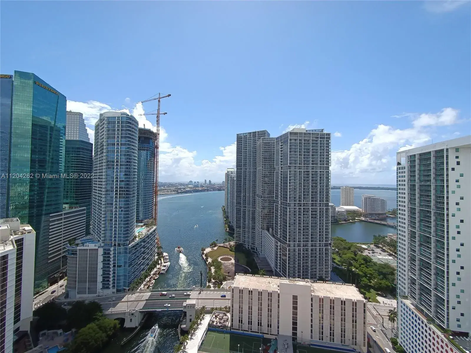 3 bedroom 2 bath Residential for sale at 31 SE 5th St # 3918, Miami FL 33131