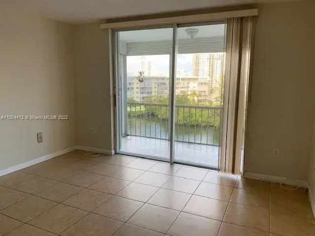 2 bedroom 2 bath Residential Lease for rent at 3030 Marcos Dr # T604, Aventura FL 33160