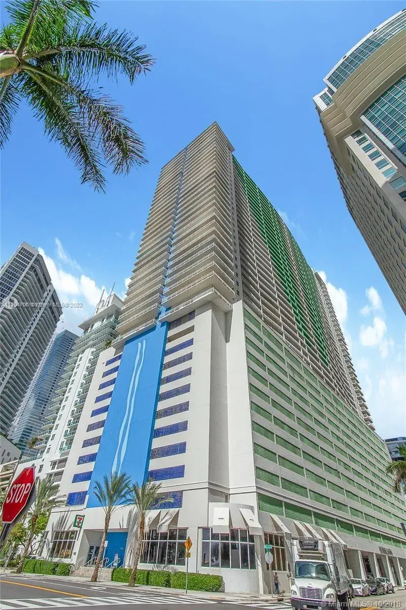 1 bath Residential for sale at 1200 Brickell Bay Dr # 1610, Miami FL 33131