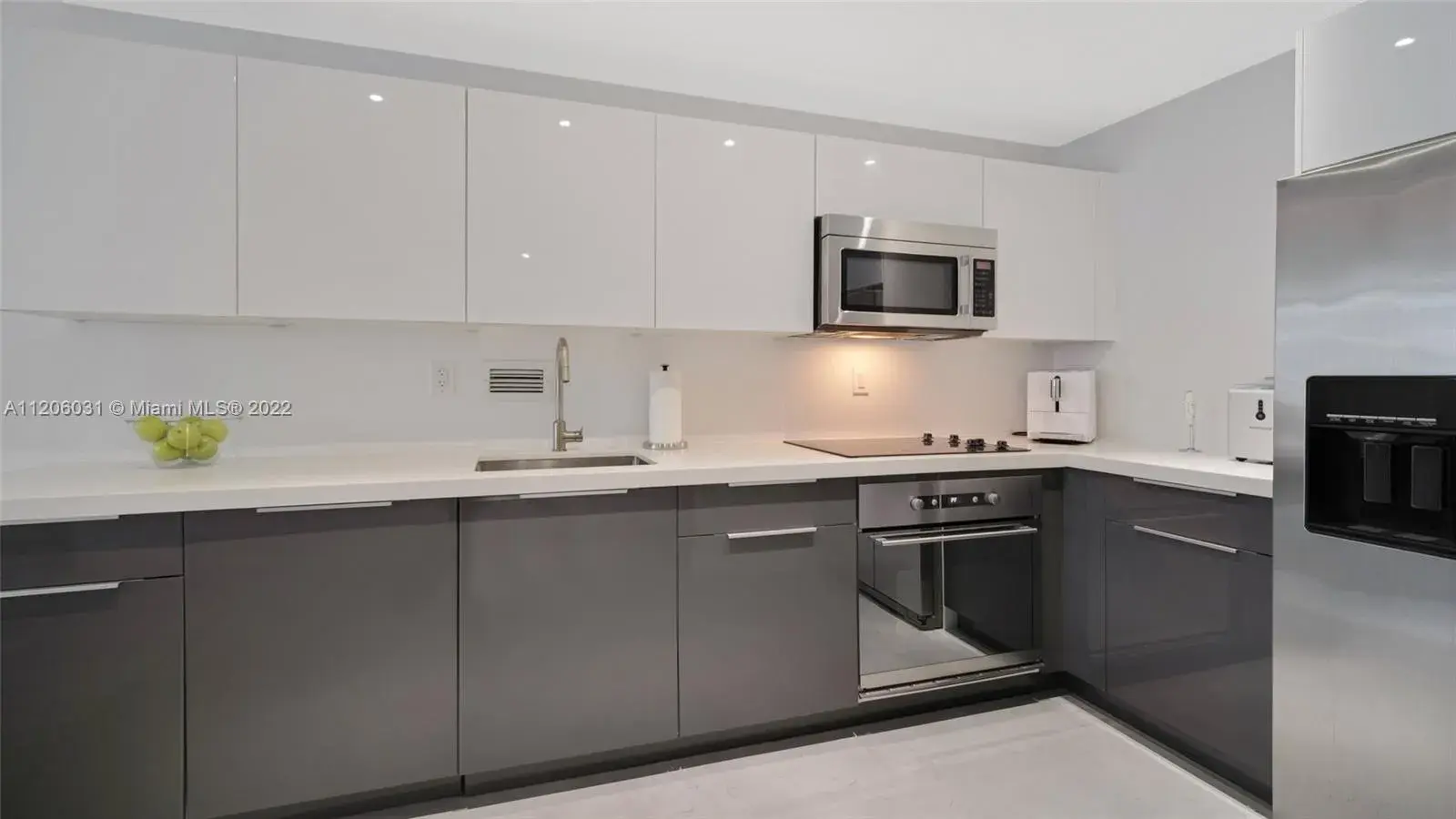 2301 Collins Ave, Miami Beach FL 33139