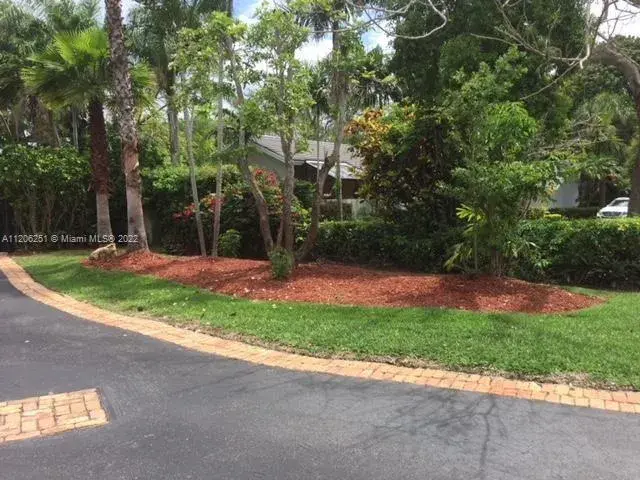 8395 SW 96th St, Miami FL 33156