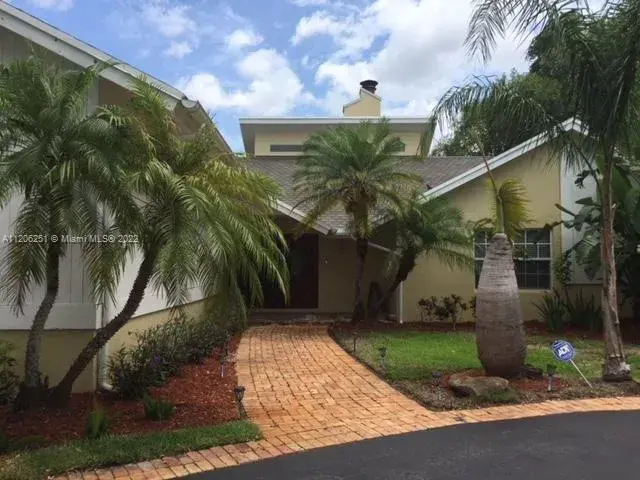 8395 SW 96th St, Miami FL 33156