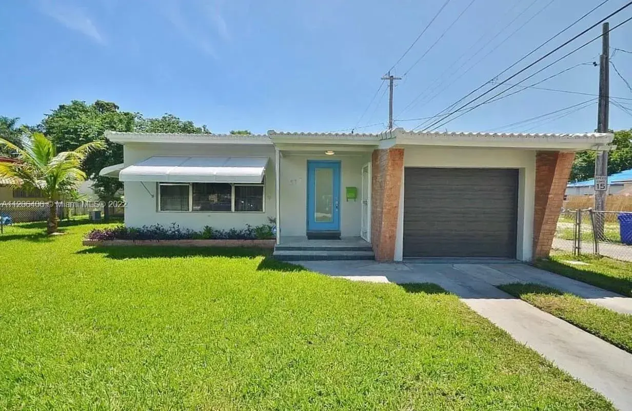 2 bedroom 2 bath Residential for sale at 517 S 19th Ave, Hollywood FL 33020
