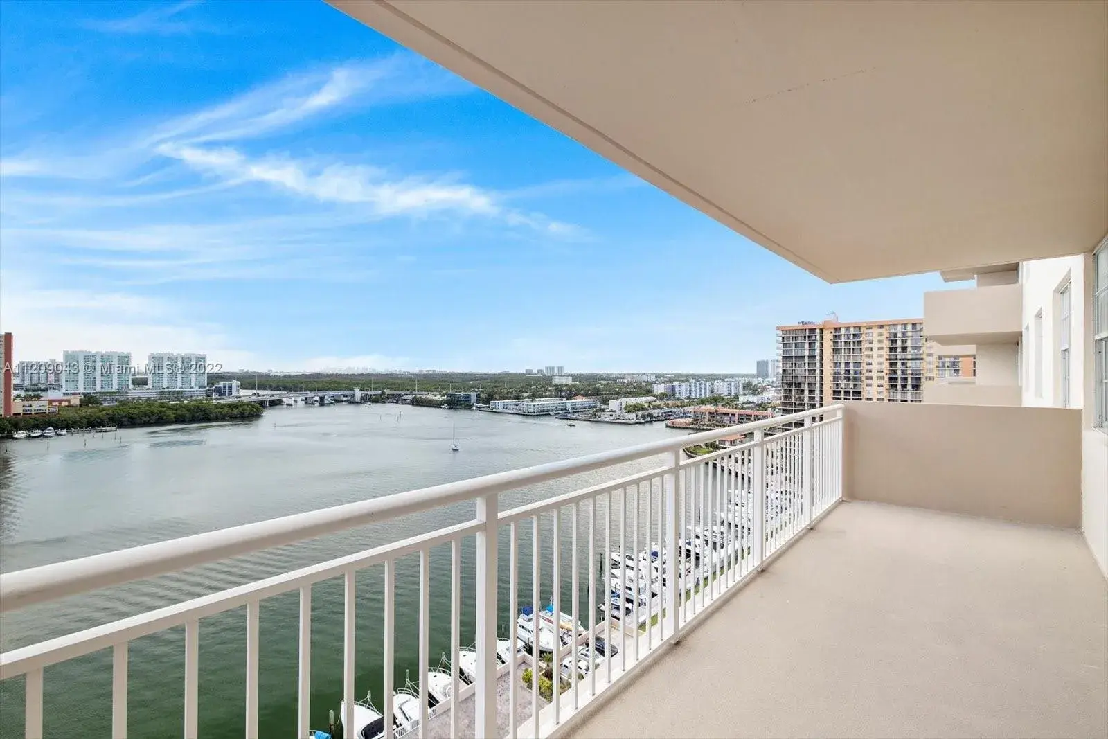 2 bedroom 2 bath for sale at 250 174th St # 1719, Sunny Isles Beach FL 33160