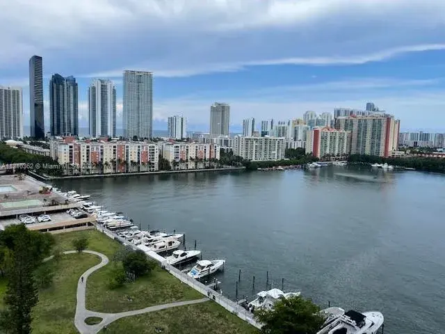 1 bedroom 1 bath for sale at 290 174th St # 1714, Sunny Isles Beach FL 33160