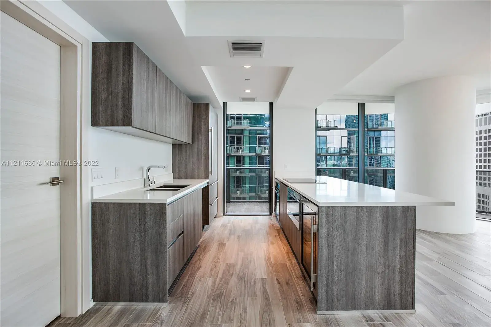 801 S Miami Ave # 3905, Miami FL 33130