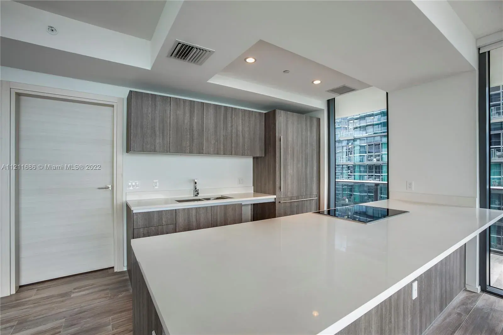 801 S Miami Ave # 3905, Miami FL 33130