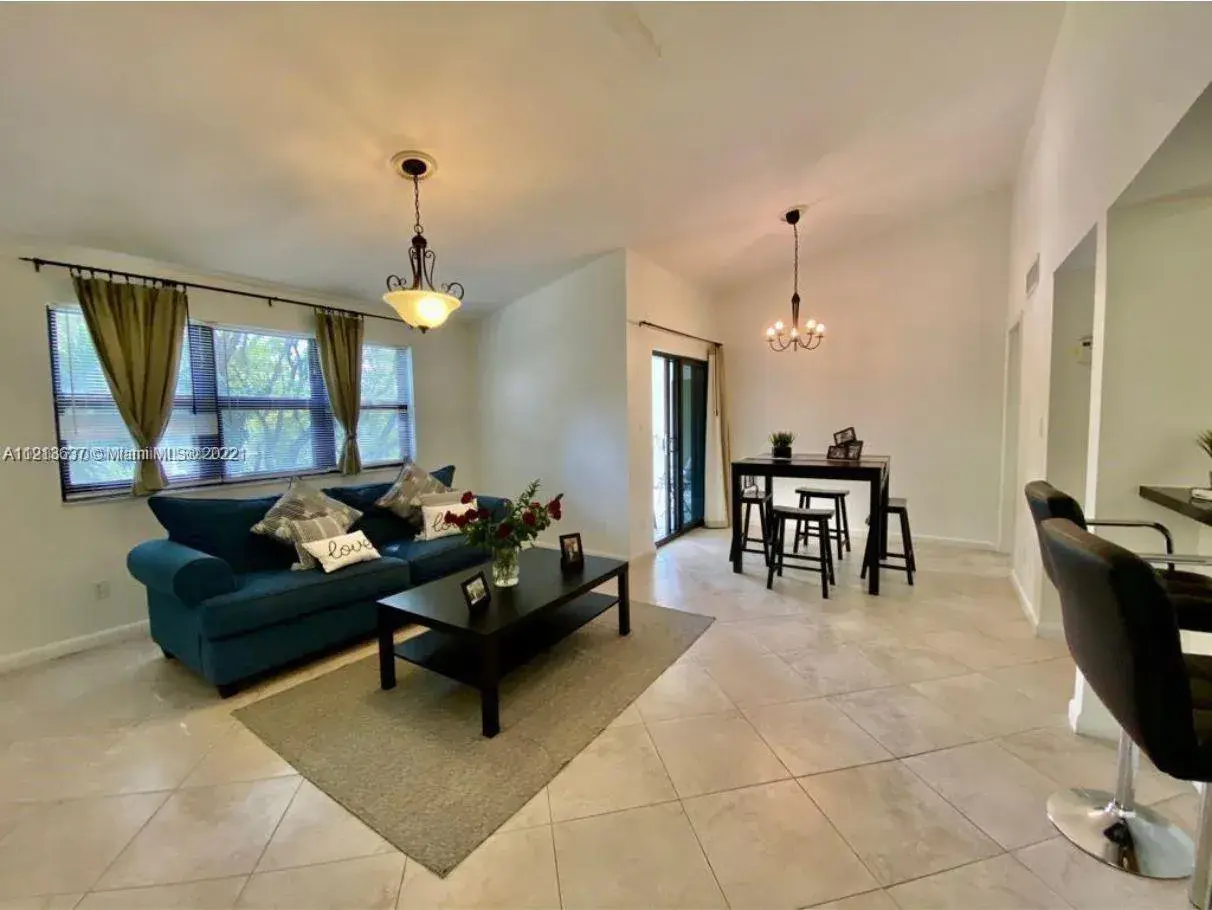 1 bedroom 1 bath Residential for sale at 520 S Park Rd # 12, Hollywood FL 33021