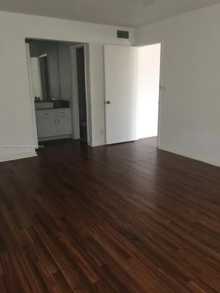 3531 Inverrary Dr # 401, Lauderhill FL 33319