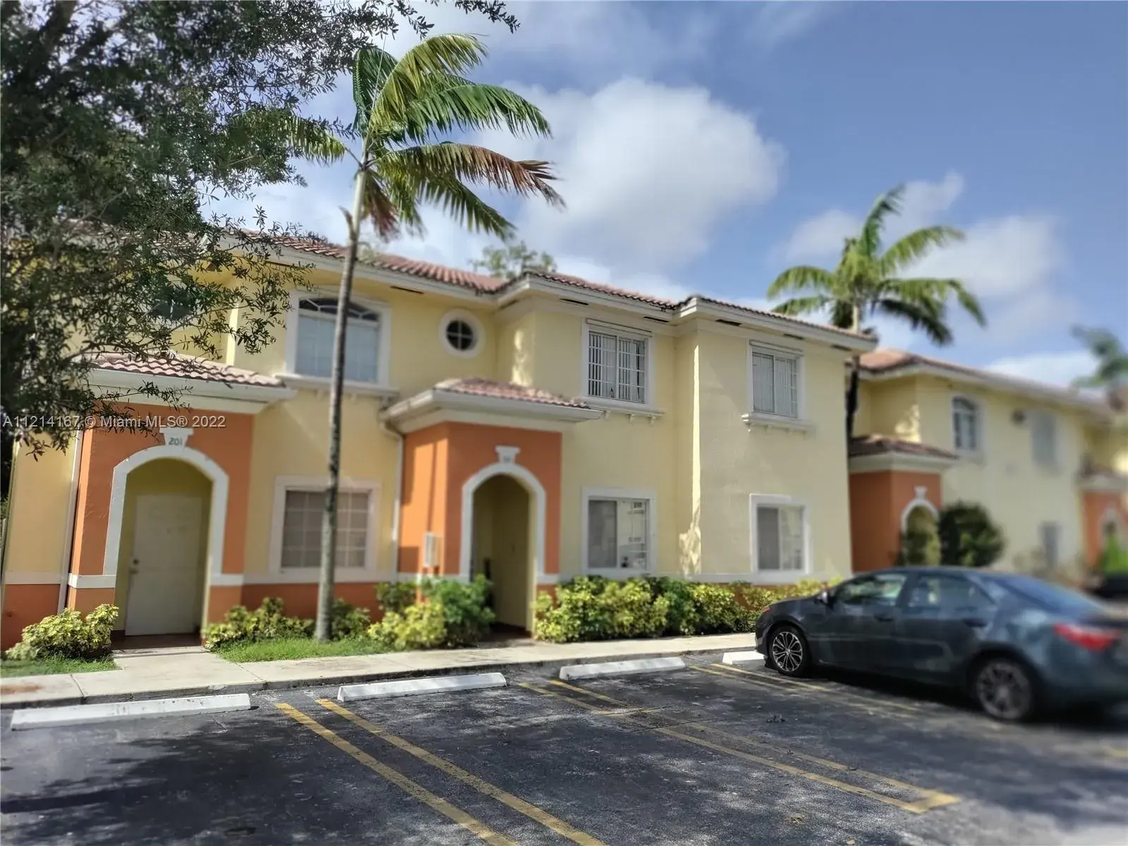 3 bedroom 2 bath Residential Lease for rent at 7180 NW 174th Ter # 201, Hialeah FL 33015
