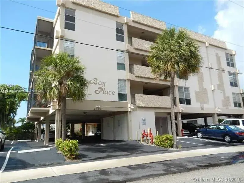 2 bedroom 2 bath Residential for sale at 2420 Diana Dr # 302, Hallandale Beach FL 33009