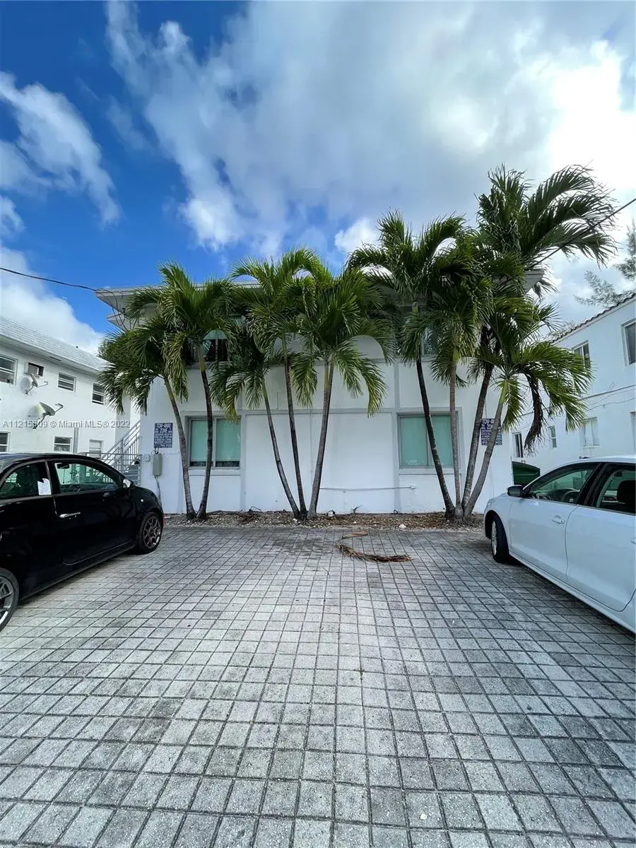 2 bedroom 2 bath Residential Lease for rent at 560 NE 63rd St # 1, Miami FL 33138