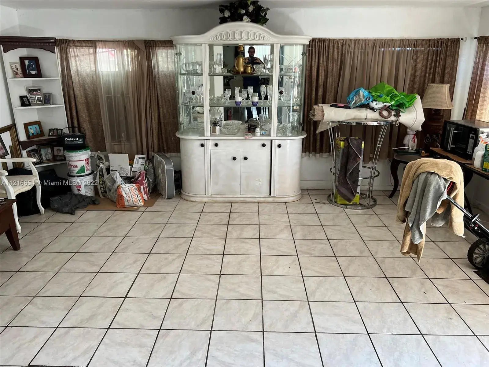925 NW 84th St, Miami FL 33150