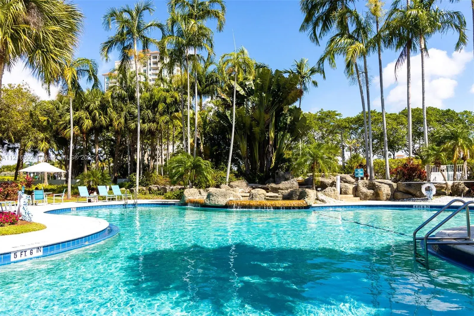 3 bedroom 2 bath Residential for sale at 3300 NE 191st St # 1001, Aventura FL 33180
