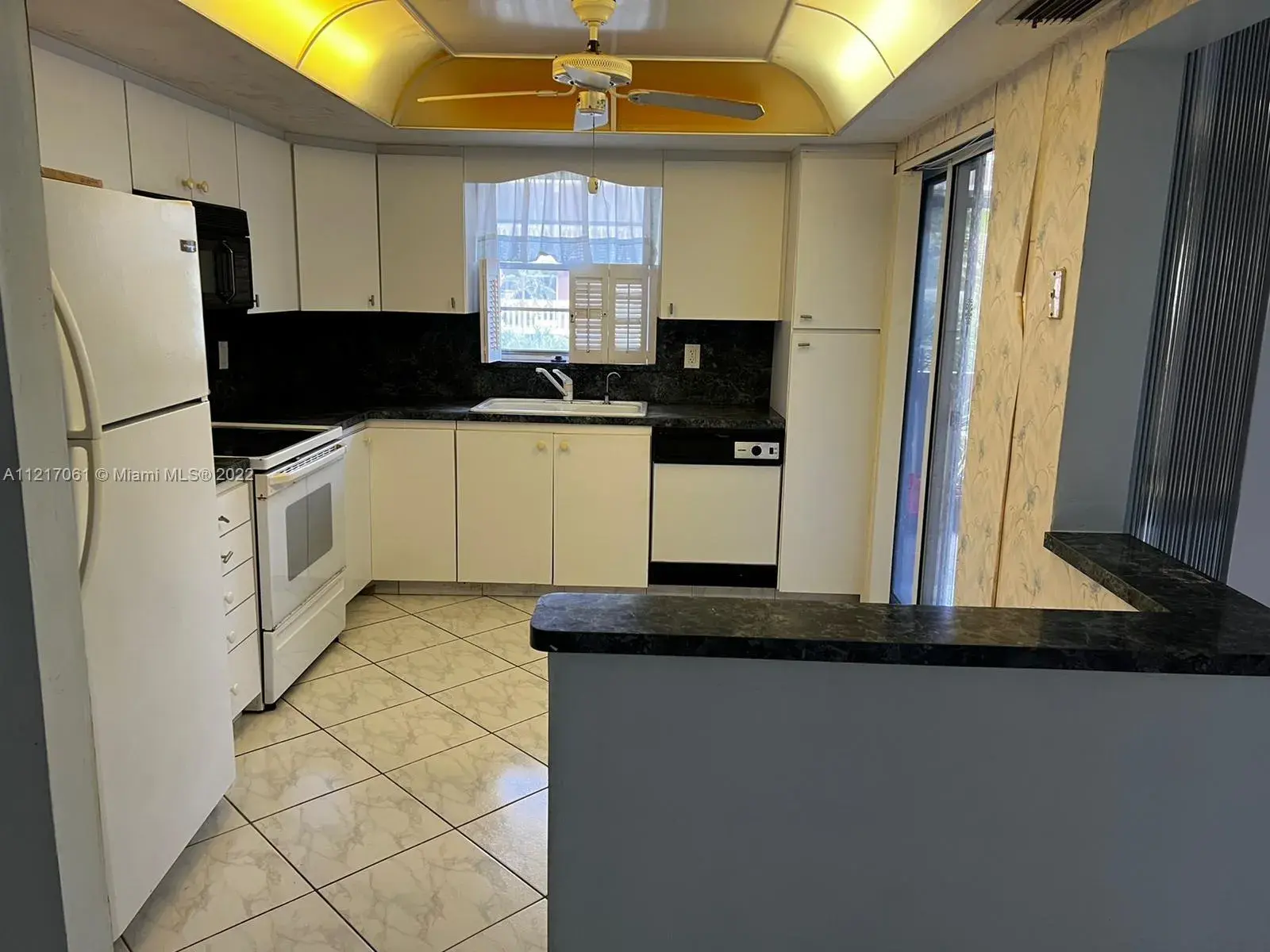 2 bedroom 2 bath Residential for sale at 200 NE 12th Ave # 5C, Hallandale Beach FL 33009
