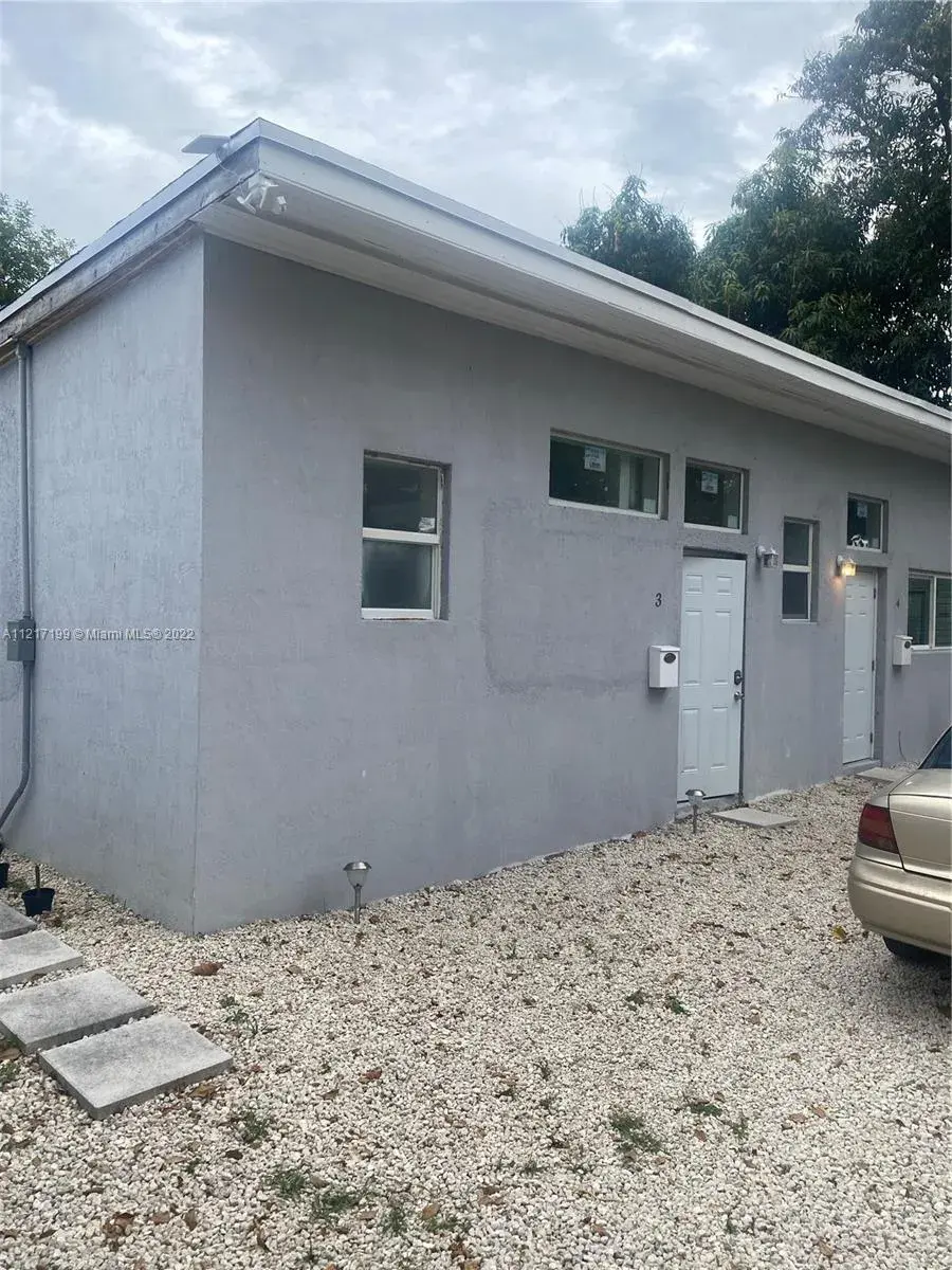 1 bedroom 1 bath Residential Lease for rent at 418 NW 47th St # 3, Miami FL 33127