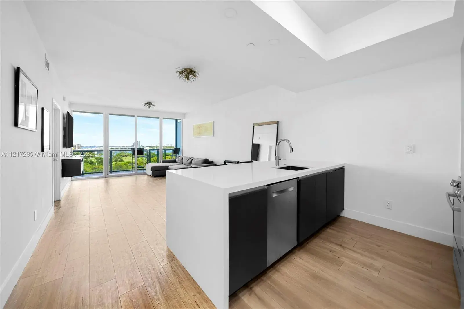 1 bedroom 1 bath Residential for sale at 888 Biscayne Blvd # 910, Miami FL 33132
