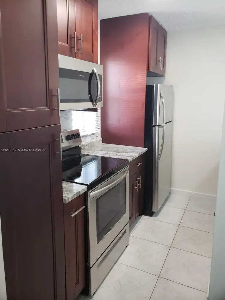 2 bedroom 2 bath Residential for sale at 909 Twin Lakes Dr # F, Coral Springs FL 33071