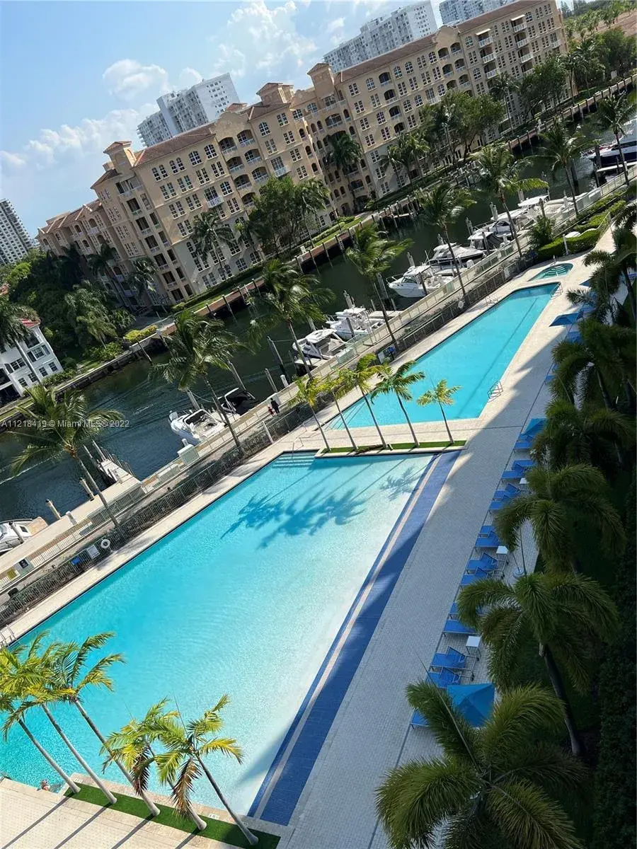 1 bedroom 2 bath Residential Lease for rent at 2950 NE 188th St # 446, Aventura FL 33180