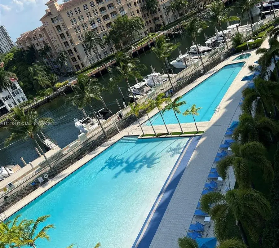 2950 NE 188th St # 446, Aventura FL 33180