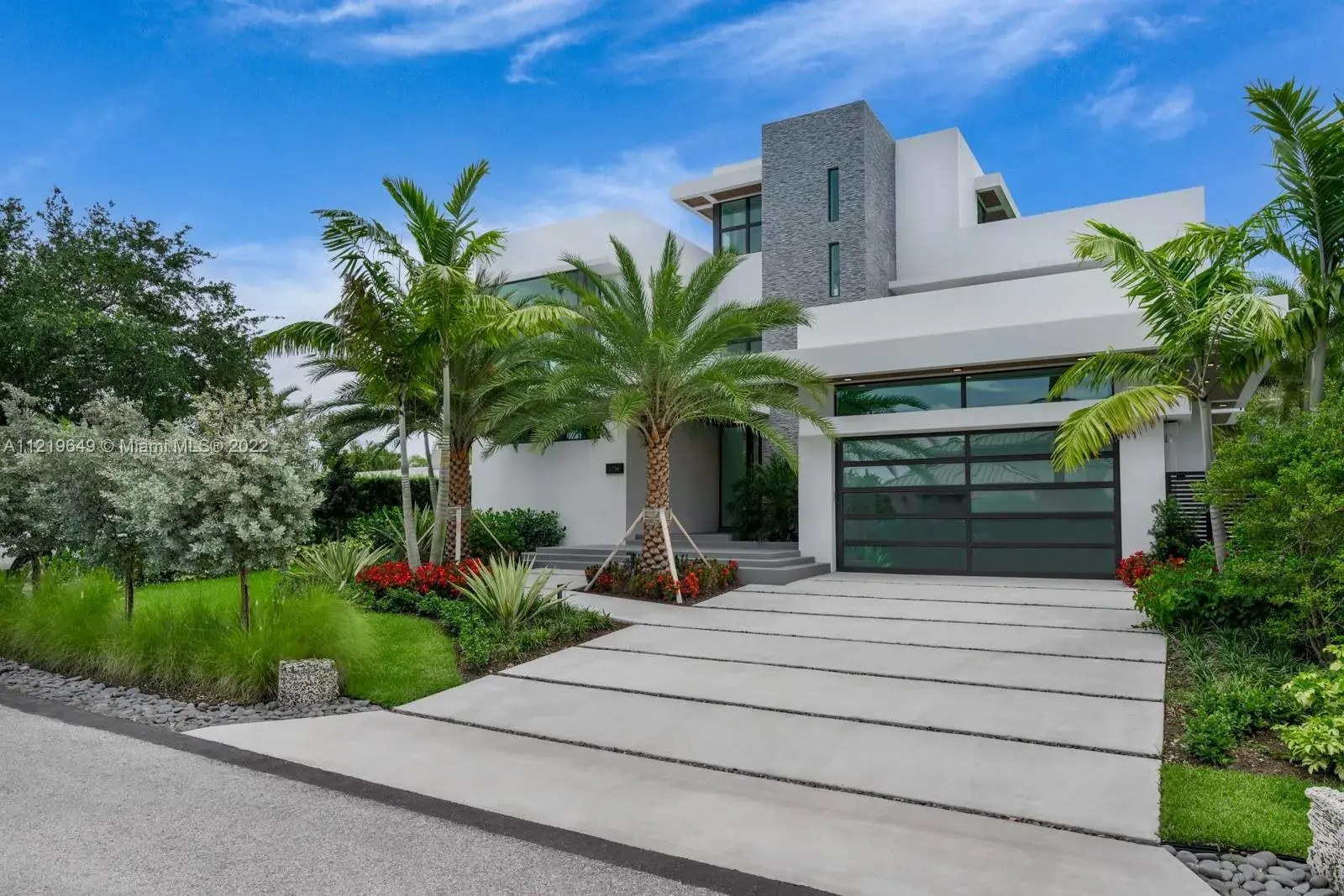 4 bedroom 4 bath Residential for sale at 1736 SE 14th St, Fort Lauderdale FL 33316