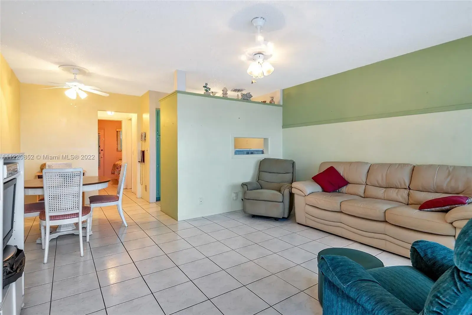 1 bedroom 1 bath Residential Lease for rent at 815 SW 10th Ter # 17V, Hallandale Beach FL 33009