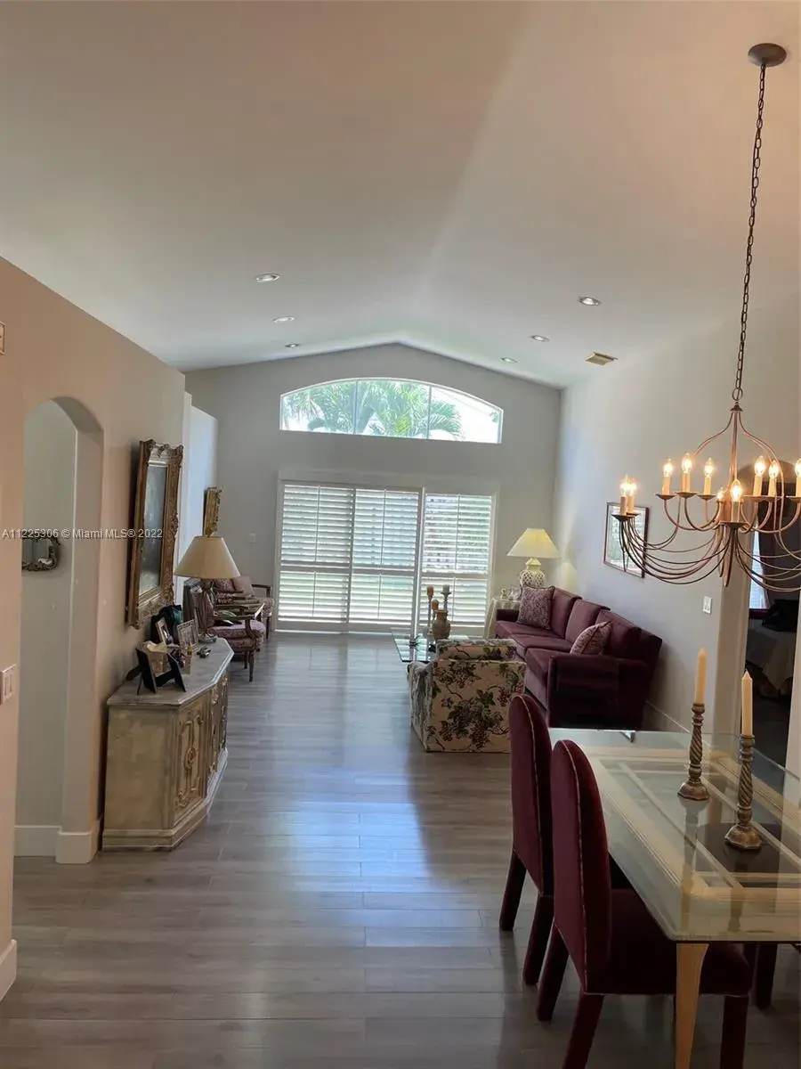 3380 SW 50th St, Hollywood FL 33312