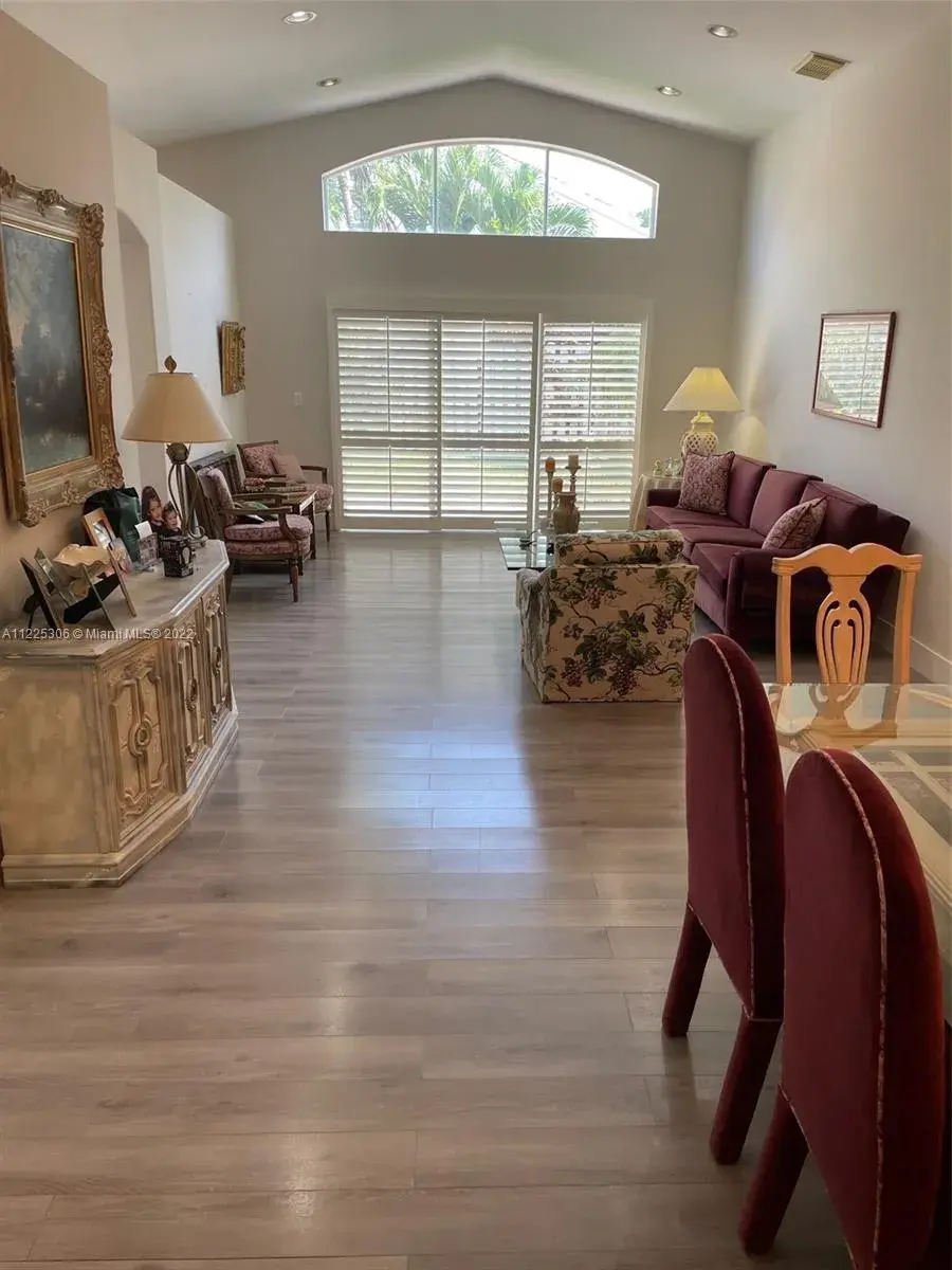 3380 SW 50th St, Hollywood FL 33312