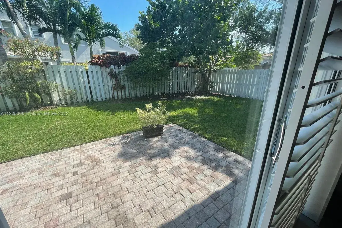 3380 SW 50th St, Hollywood FL 33312