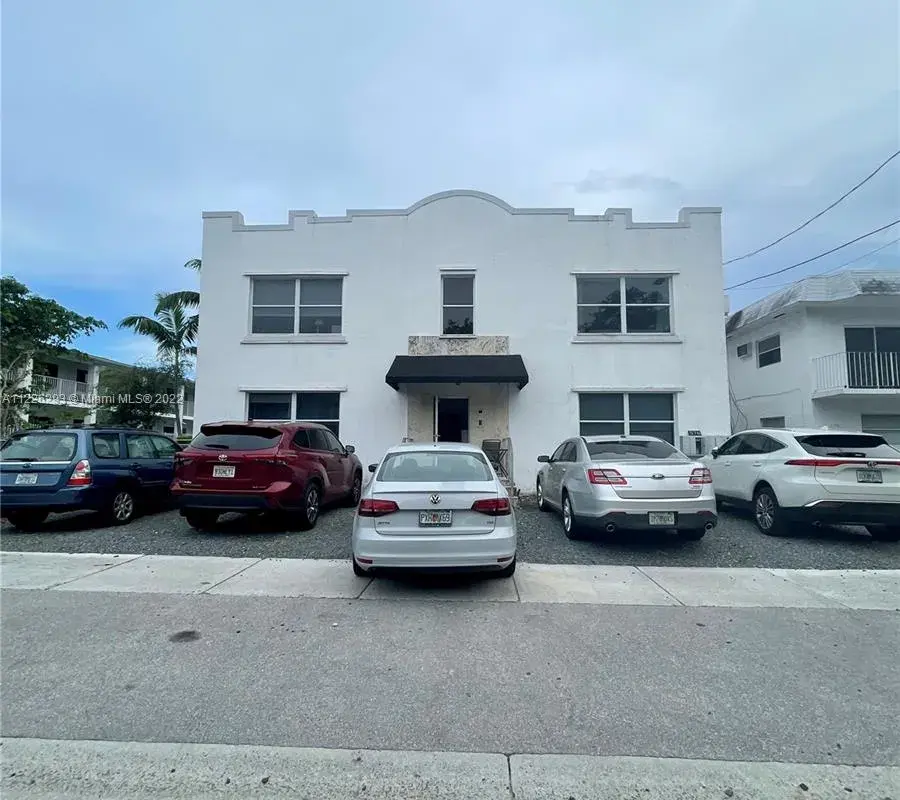 576 NE 63rd St # 2, Miami FL 33138