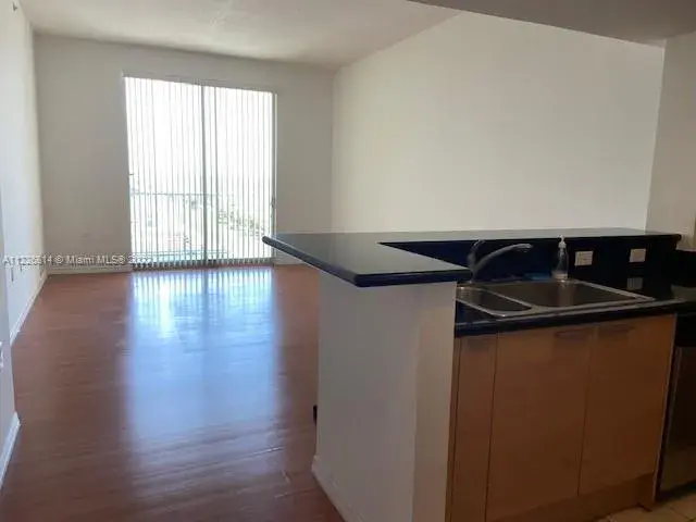 1 bedroom 1 bath Residential Lease for rent at 140 S Dixie Hwy # 1005, Hollywood FL 33020