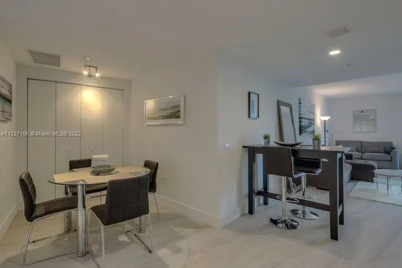 121 NE 34th St # 814, Miami FL 33137