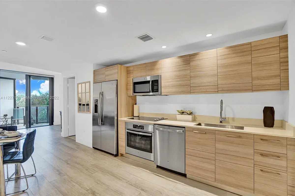 121 NE 34th St # 814, Miami FL 33137