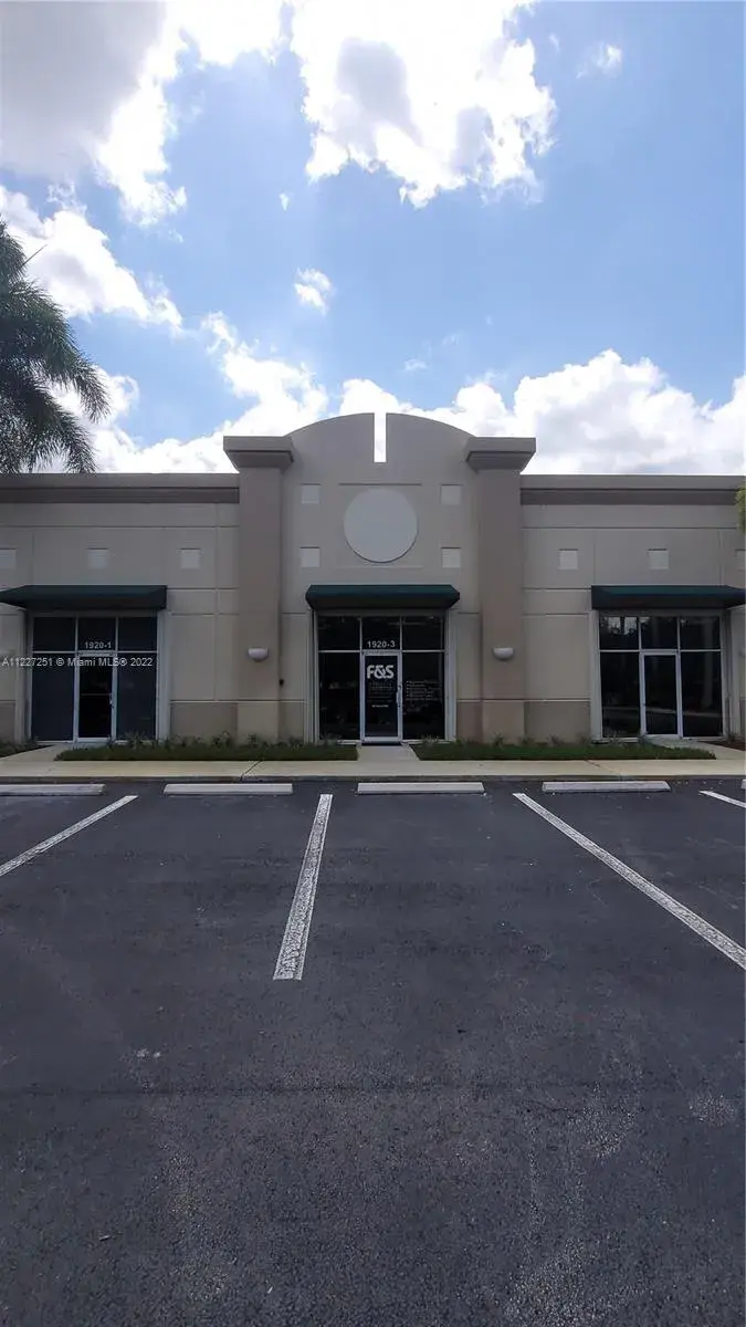 Commercial Sale for sale at 1920 N Commerce Pkwy, Weston FL 33326