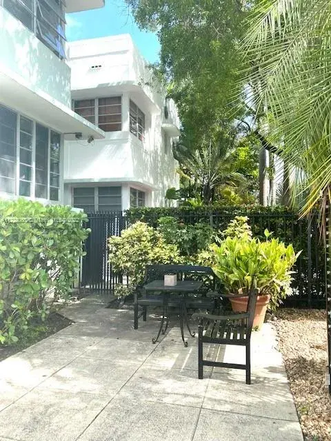 525 Meridian Ave # 204, Miami Beach FL 33139