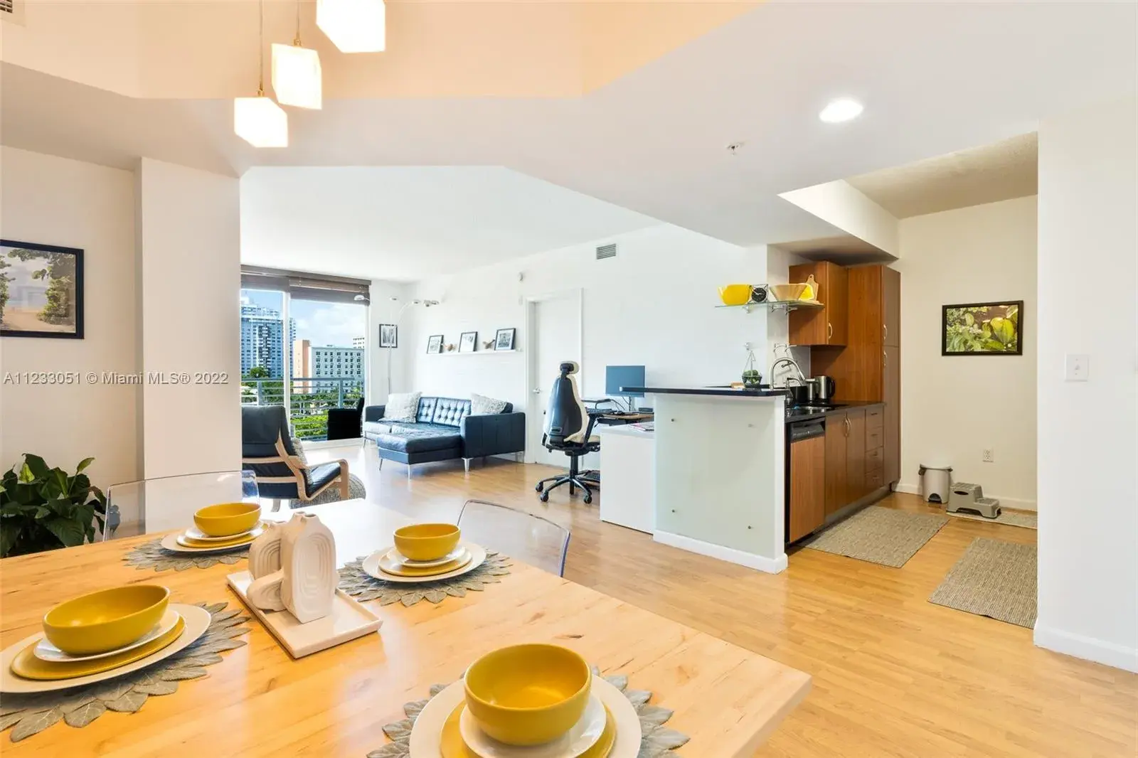 2 bedroom 2 bath Residential Lease for rent at 2775 NE 187th St # 617, Aventura FL 33180
