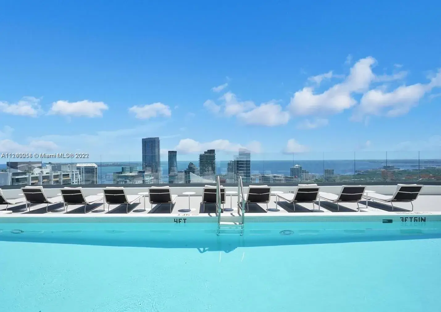 1 bedroom 1 bath Residential Lease for rent at 55 SW 9th St # 2902, Miami FL 33130