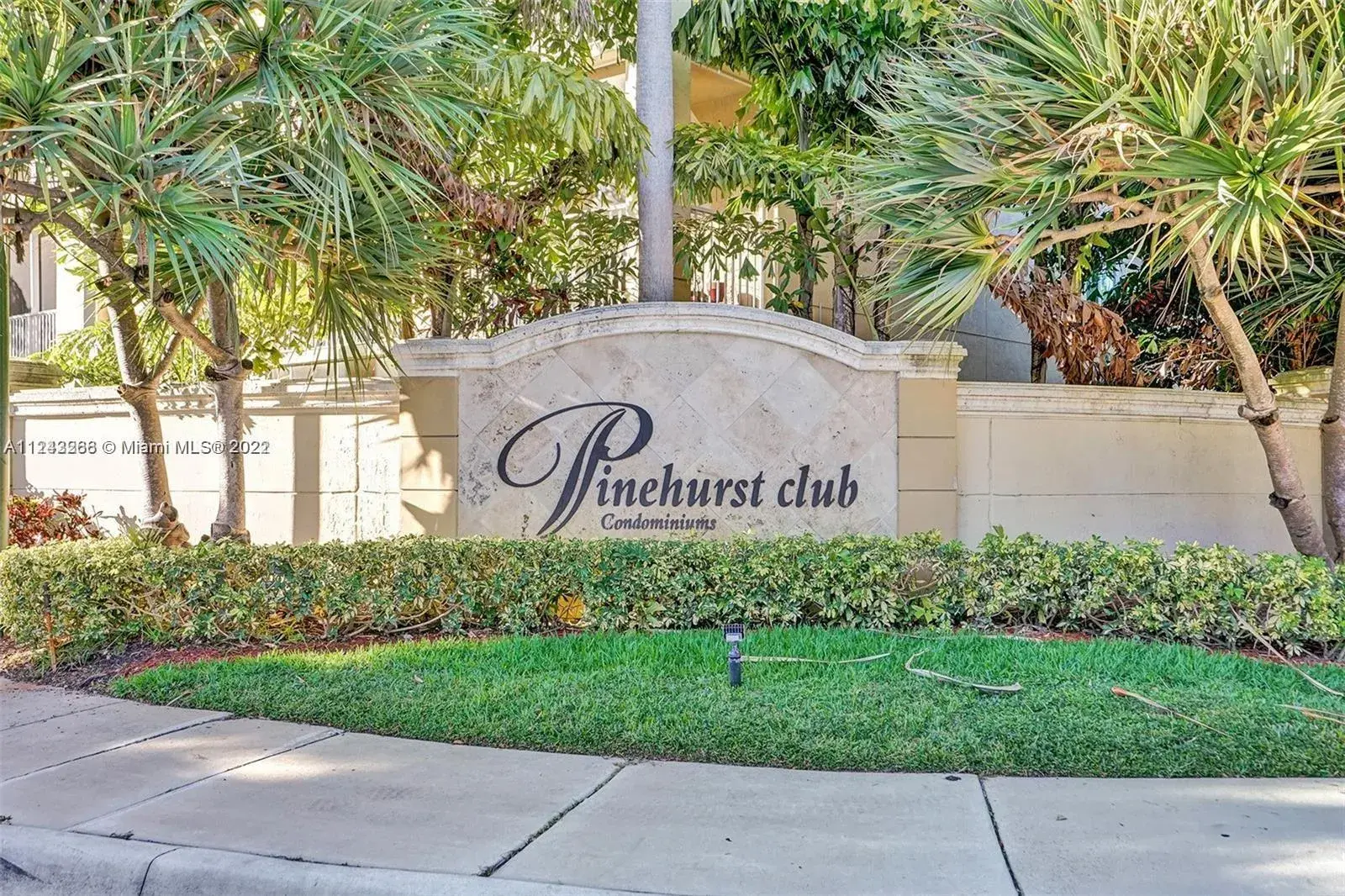 2 bedroom 2 bath Residential Lease for rent at 450 S Park Rd # 303, Hollywood FL 33021