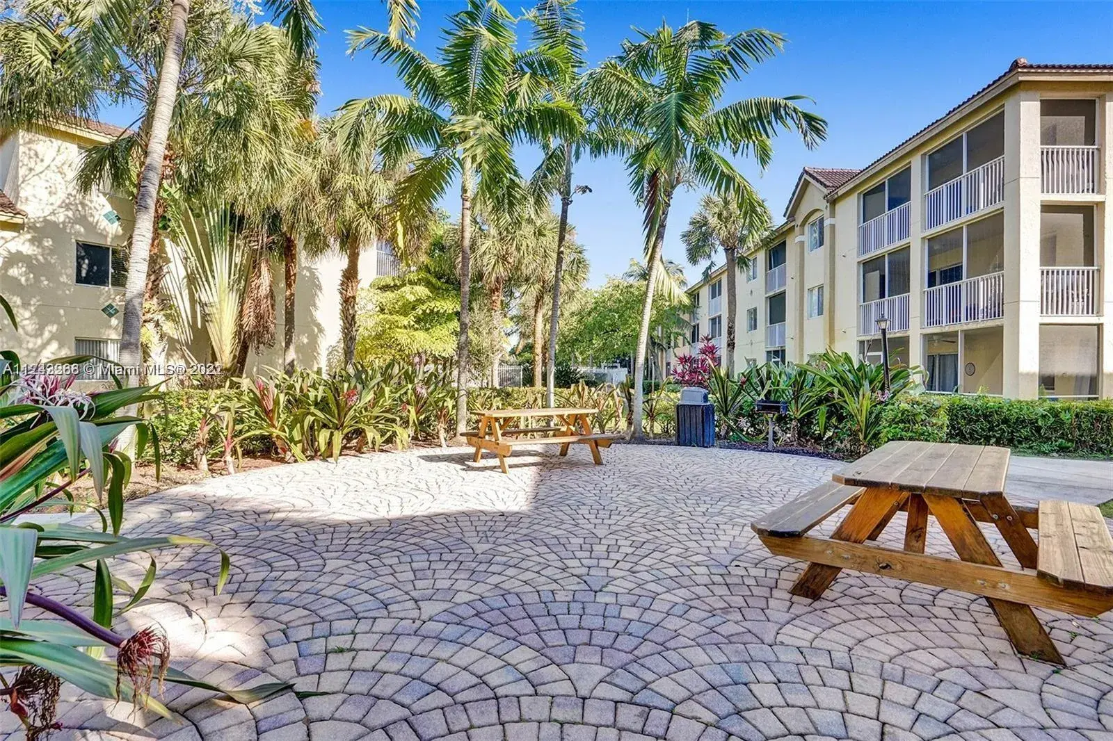 450 S Park Rd # 303, Hollywood FL 33021