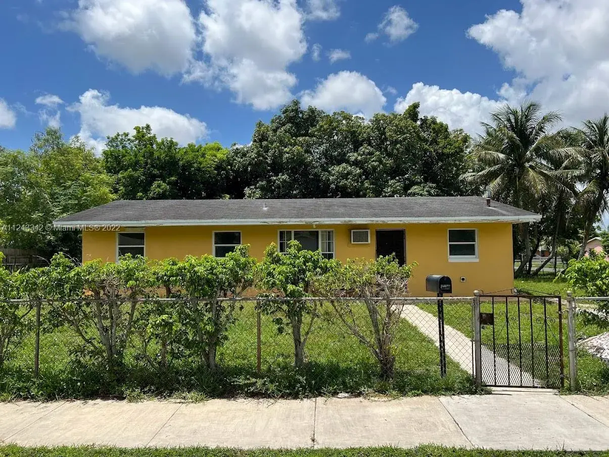 3 bedroom 1 bath Residential for sale at 3354 NW 181st St, Miami Gardens FL 33056