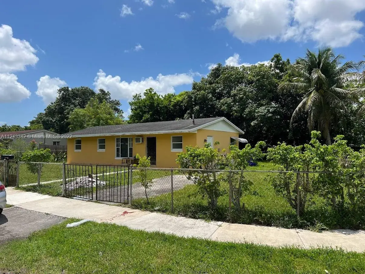 3354 NW 181st St, Miami Gardens FL 33056