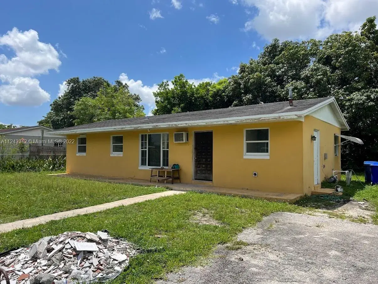 3354 NW 181st St, Miami Gardens FL 33056